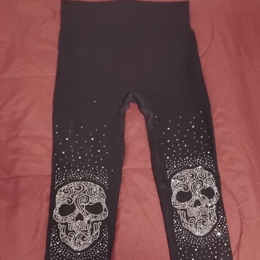 Girls' Black Leggings with Silver Rhinestone Skull Accent
